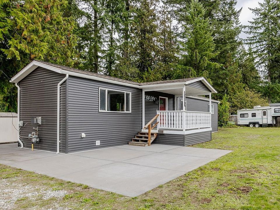 1st image of 23205 Calvin Cres #5