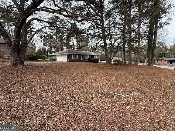 4th image of 2580 Lake Capri Rd NW