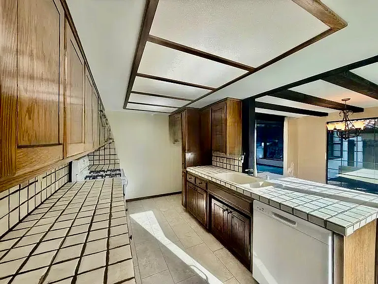 426 Galvin Cir #2 — Photo 10