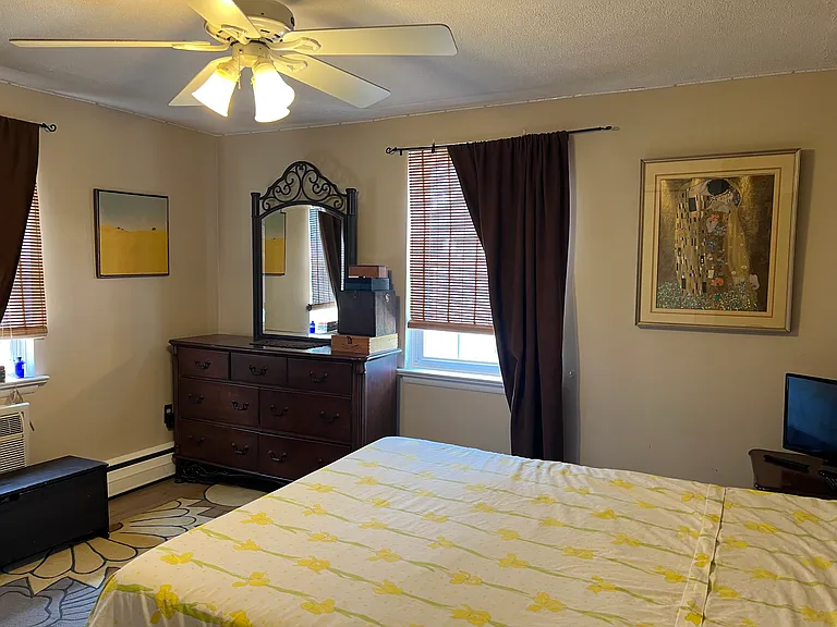 1334 Montgomery Ave #C2 — Photo 8