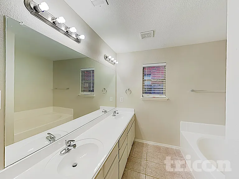 2934 Margeaux Dr — Photo 11