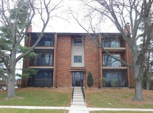 9910 Shady Ln, Orland Park, IL 60462