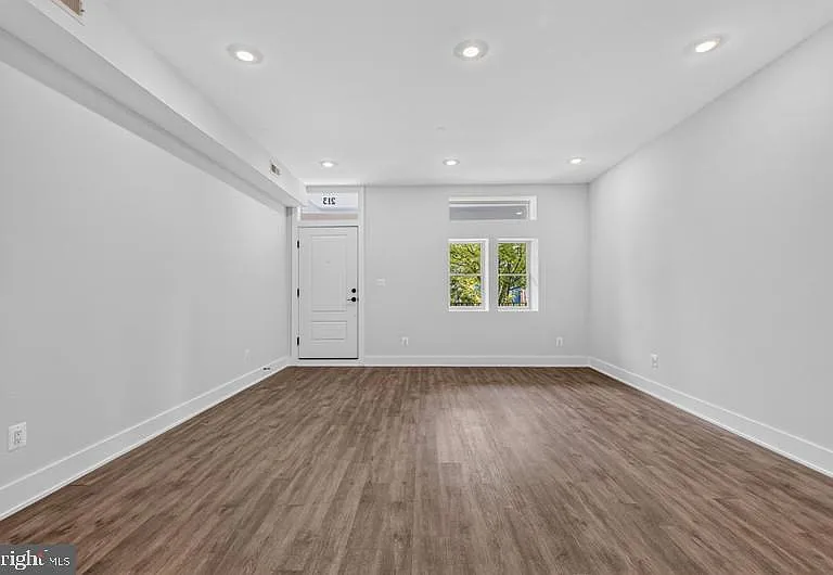 213 Seaton Pl NE #2 — Photo 9