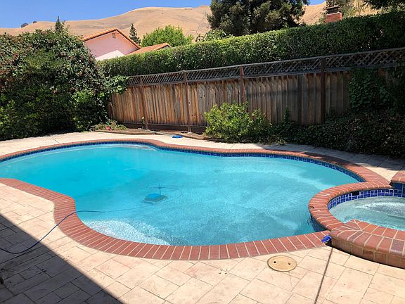 5th image of 161 Estrella Rd