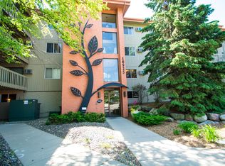 10925 Wayzata Blvd #580554, Hopkins, MN 55305