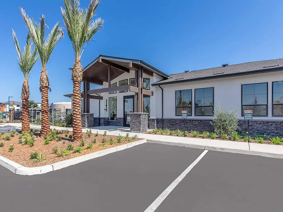 Mossdale Landing - Brand New Apartment Homes
