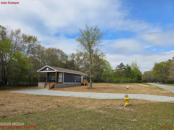2nd image of 3896 Davis Rd