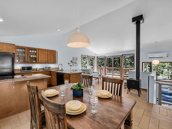 2nd image of 57330 Sequoia Ln