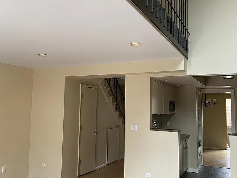 710 Copeland St #1-16 — Photo 8