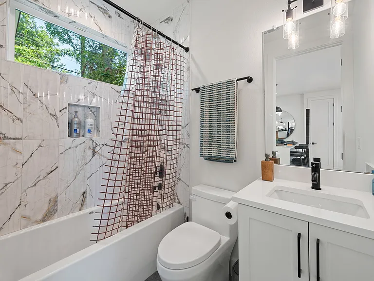 2609 Willow St #2 — Photo 33