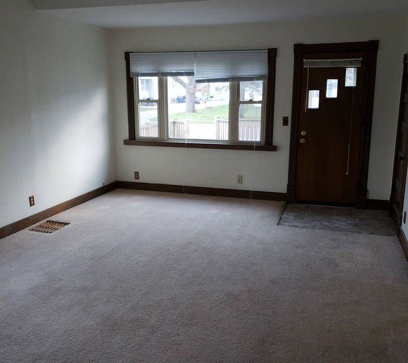 2nd image of 528 9th St NW APT 1