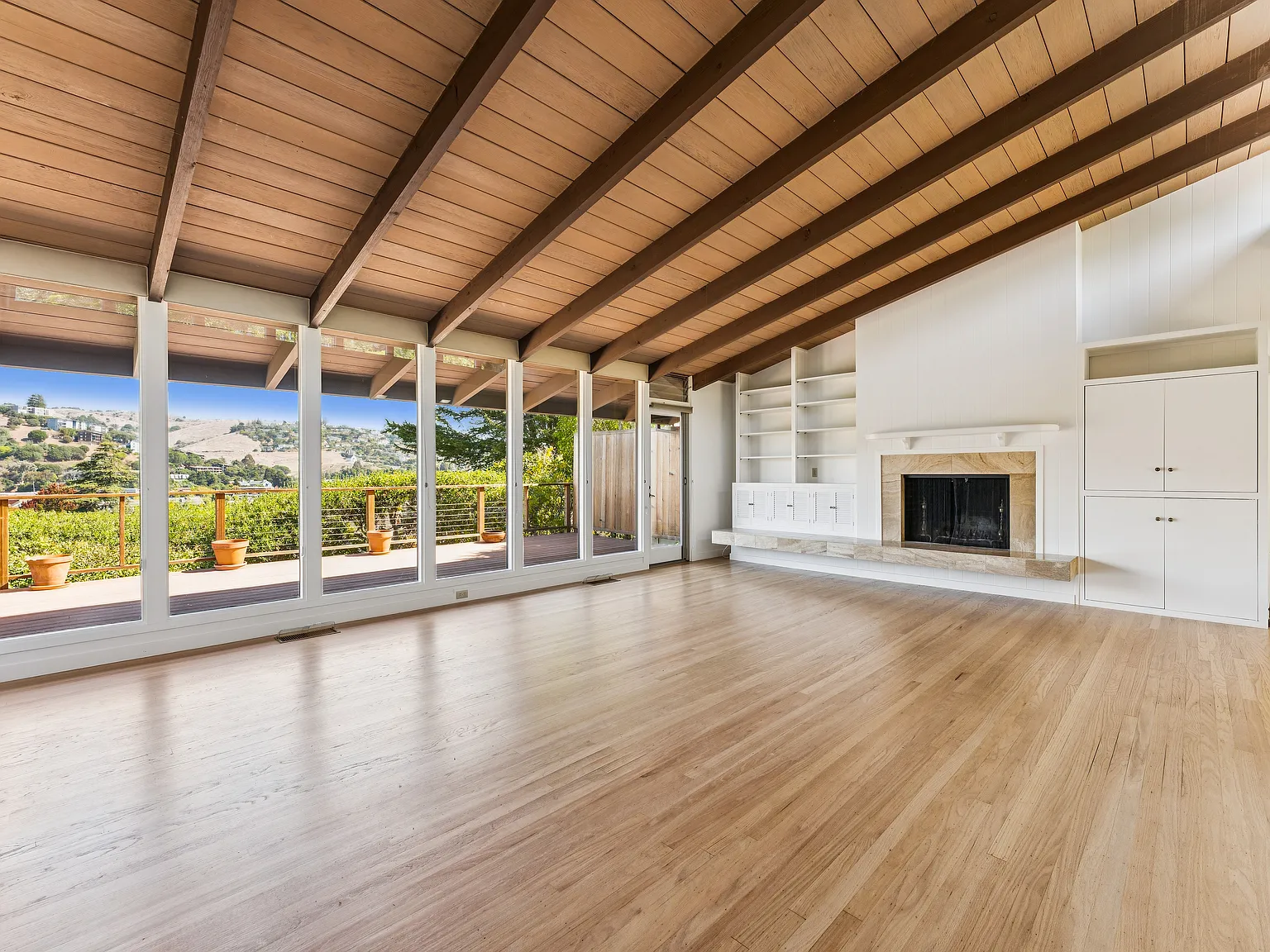 5 bed, 2540 sqft, $12,000 — Photo 1