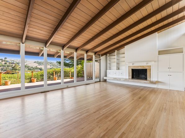 50 Bay View Ave