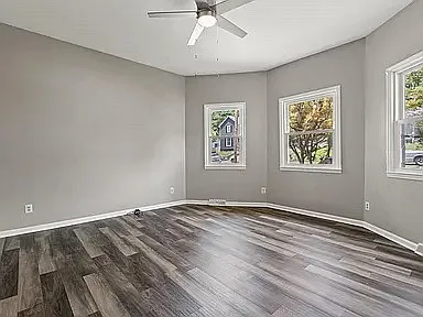 106 E Walnut St — Photo 4