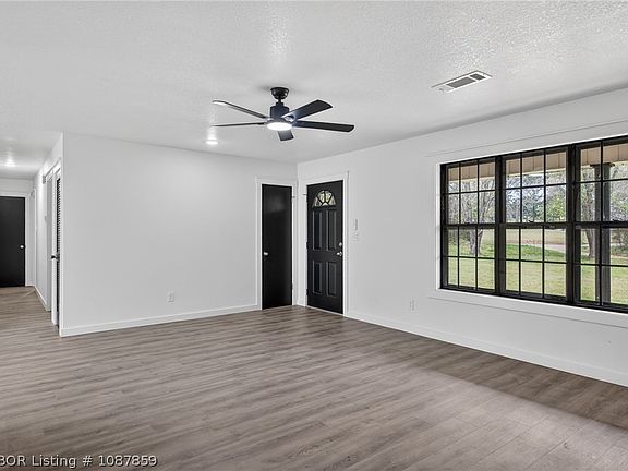 4th image of 843 Richmond Rd