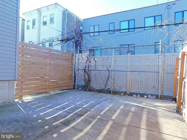 2142 N Carlisle St — Photo 6