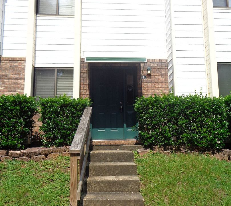 1st image of 216 Candlebrook Dr