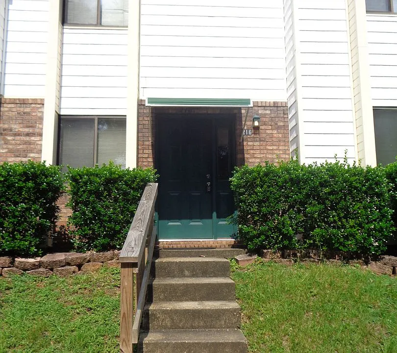 216 Candlebrook Dr