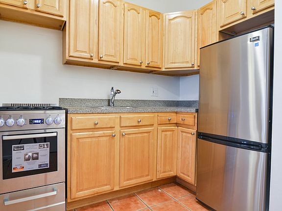2nd image of 326 Columbus Ave #5KK