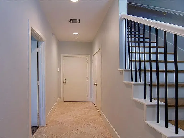2606 Shelby Ave — Photo 12