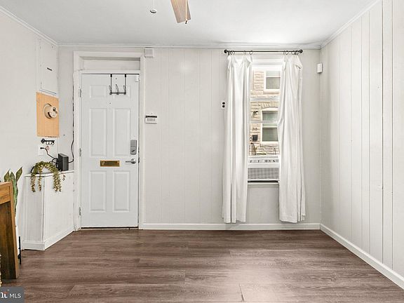 5th image of 308 S Castle St