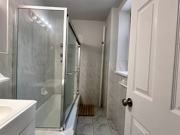 4th image of 201 W 83rd St APT 3D