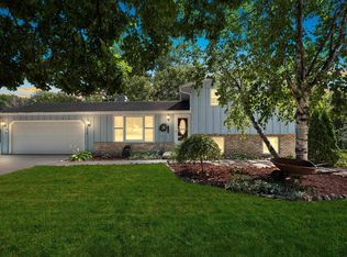 2410 Heather Ct, Green Bay, WI 54311