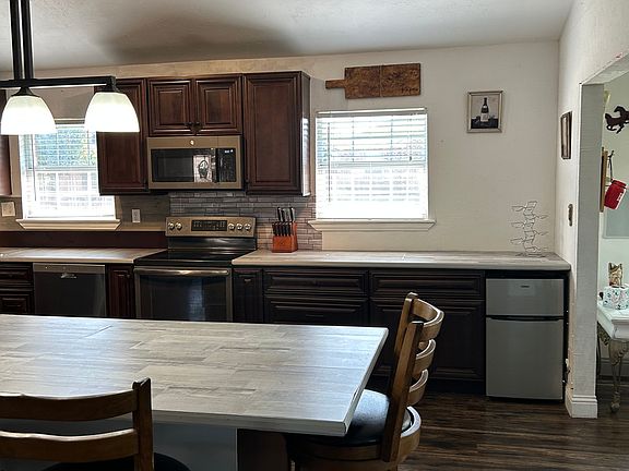 Bar area to the right of the Microwave