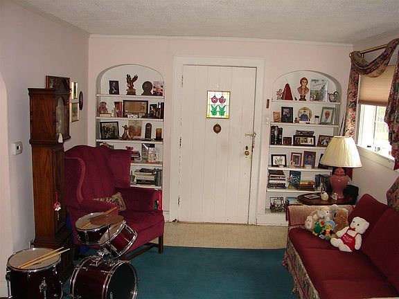 4th image of 2602 Erskine Blvd