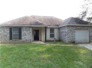 16488 M P Planche Rd, Covington, LA 70435