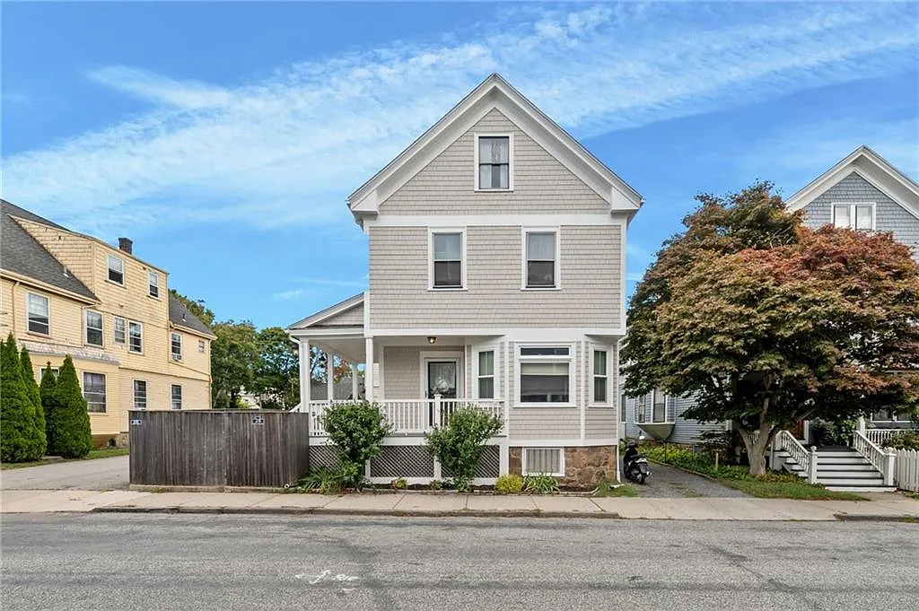 5 bed, 3.0 bath, 3006 sqft, $4,500 — Photo 1