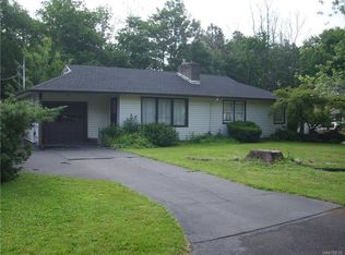 5745 East Ln, Lake View, NY 14085