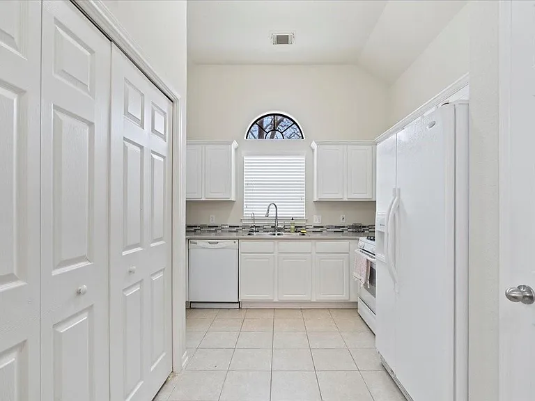 2338 Bermuda Shores Dr — Photo 7