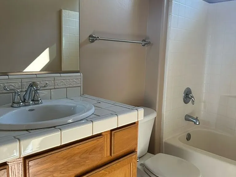 11713 Alton Manor Dr — Photo 2