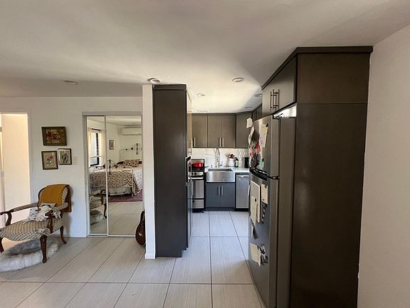 4th image of 1013 1/2 N Bonnie Brae St