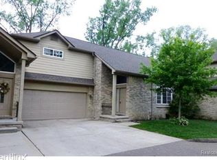 22604 W 11 Mile Rd, Southfield, MI 48034