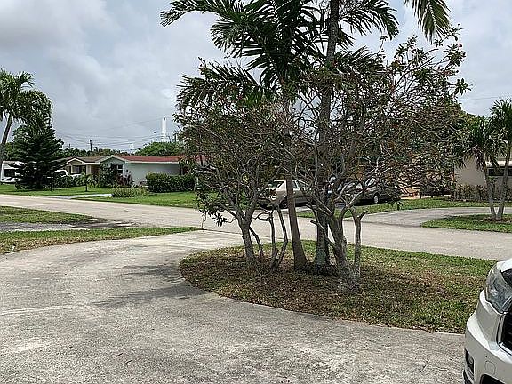 3rd image of 8161 NW 10th St