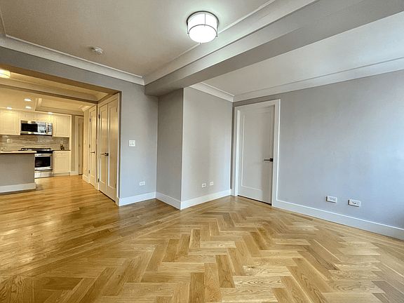 5th image of 752 W End Ave APT 6H