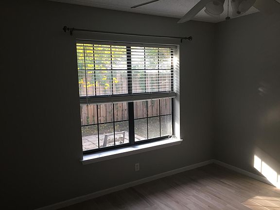 5th image of 235 Island Dr #235