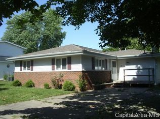 804 N Main St, Athens, IL 62613