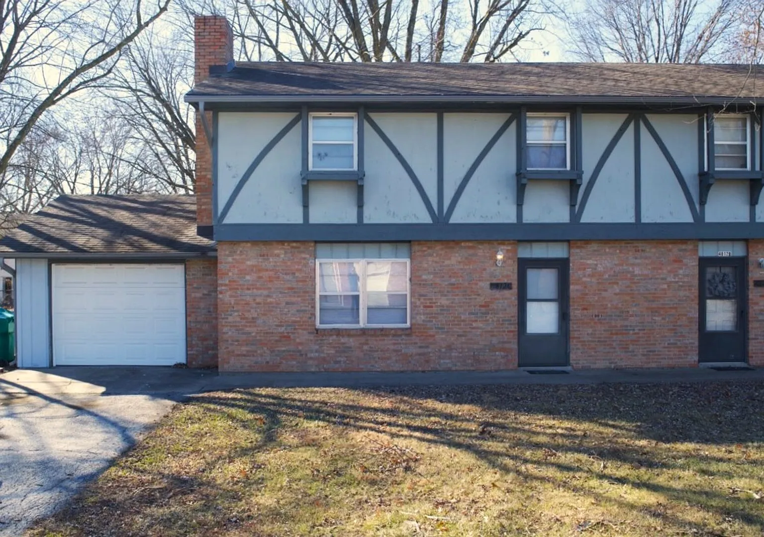 Nice 3 Bedroom 2.5 Bathroom Townhome — Photo 1