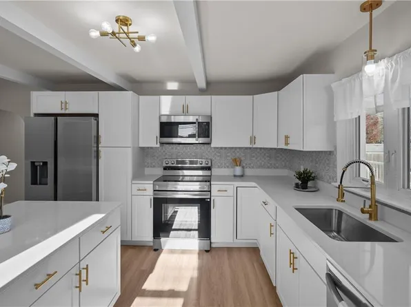 25 Kanatha St, Blackstone, MA 01504
