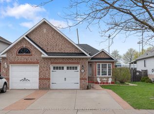 147 Saint Lawrence Dr, Welland, ON L3C 7H6