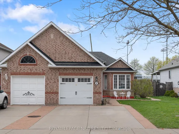 147 Saint Lawrence Dr, Welland, ON L3C 7H6