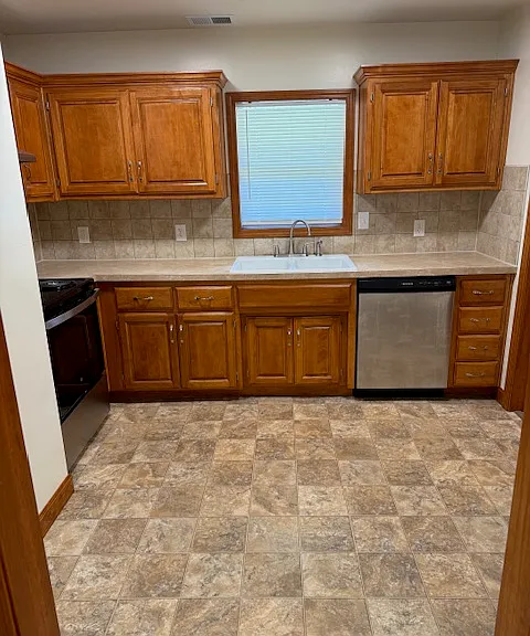 2907 Wallace Ave — Photo 5