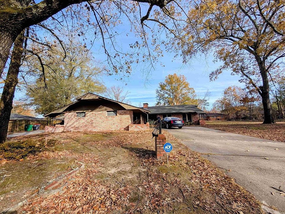 1st image of 2403 W 40th Ave