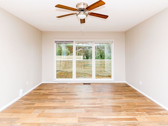 5th image of 5022 Fairmont Rd SE