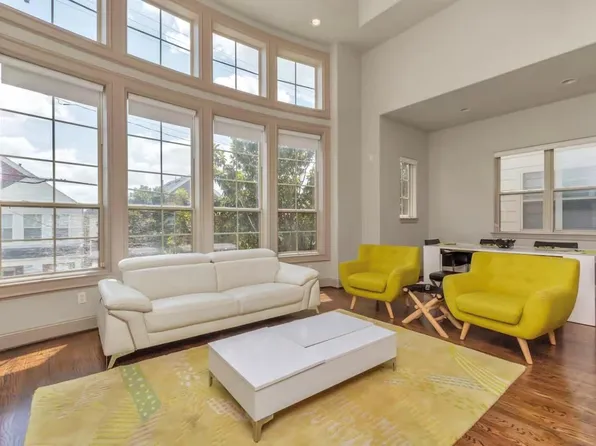 2927 Pease St, Houston, TX 77003