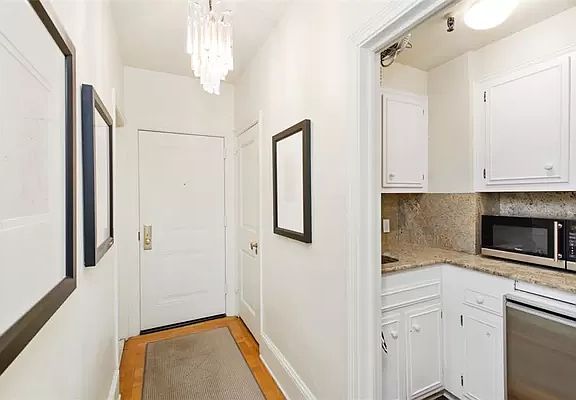 4th image of 150 Central Park S #709