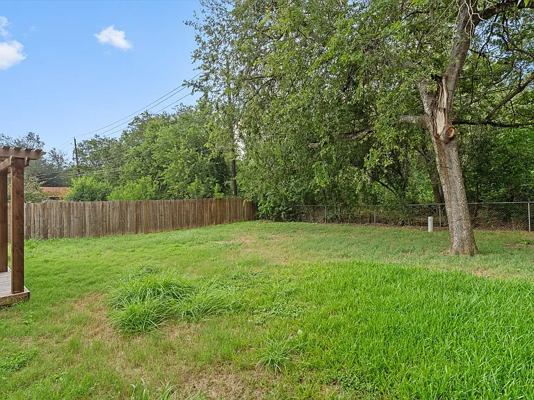 3307 Oak Aly — Photo 24